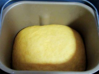 10、维尼豆沙馒头,面已发酵好，发酵至原来的2倍大，不要发酵过了，过了口味会大打折扣，你懂的