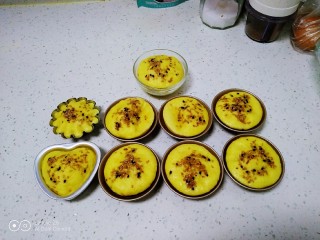 12、蒸蛋糕,盛出晾凉。