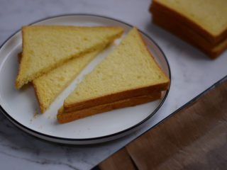 2、香酥面包片——秒杀面包店的面包片配方,面包片切片