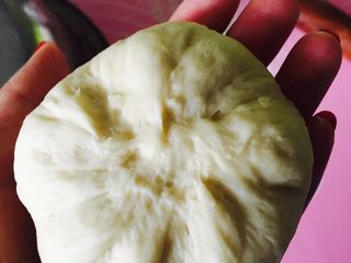 15、椰蓉面包,像包包子一样包住