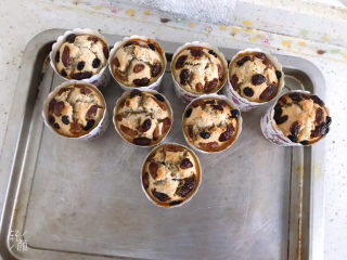 14、香蕉椰蓉马芬蛋糕????,烤好取出来