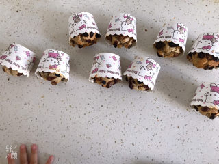 15、香蕉椰蓉马芬蛋糕????,侧着放凉