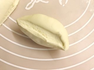 13、松软奶香白馒头,面团切开后无气孔就算揉好