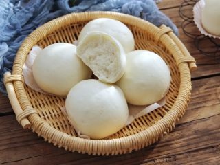 17、松软奶香白馒头,成品