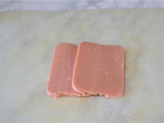 4、牛油果三明治,火腿切片