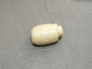 8、牛奶吐司,从一头卷起