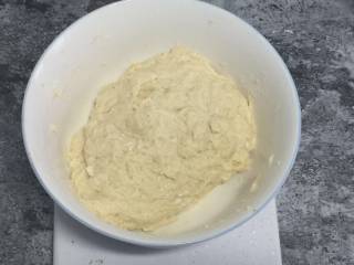 8、吐司,用刮刀搅拌指没有颗粒