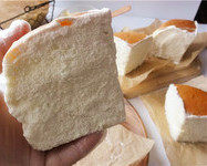 11、奶酪包,沾一层混合好的奶粉，即可