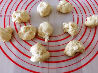 11、牛奶软包,189g的面团也分成10等份