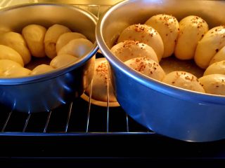 17、牛奶软包,烤箱预热10分钟，180度烤20分钟