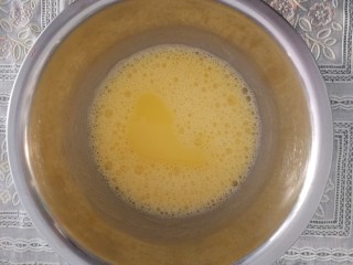 4、青汁戚风蛋糕,搅拌均匀