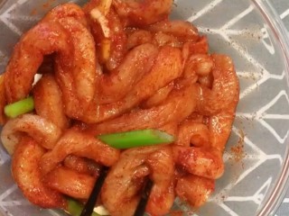 8、鸡肉卷,抓均匀腌制二十分钟