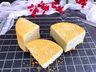 15、芝麻糊戚风蛋糕,咋吃都不腻，非常的香