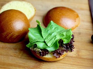 9、mini早餐堡,加上绿叶生菜