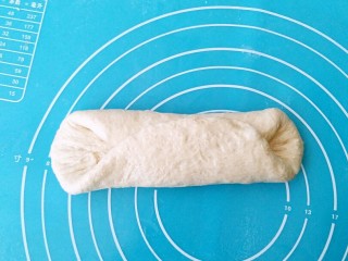 10、农夫面包,两侧对折。