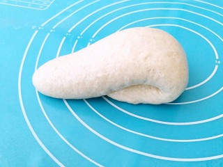 12、农夫面包,一侧对折压在底下。