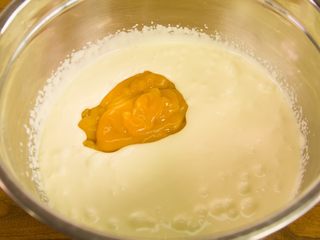 10、冰淇淋三明治, 再加入冷藏的芒果泥拌匀