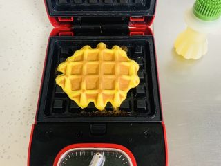 26、胡萝卜华夫饼,7分钟后开盖 ， 金灿灿的胡萝卜????华夫饼