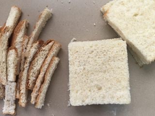 7、吐司苹果派,吐司边缘切掉