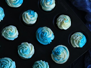 14、蝶豆花麦芬杯,我用的五瓣花嘴