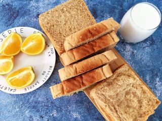 20、全麦吐司,营养早餐首选。