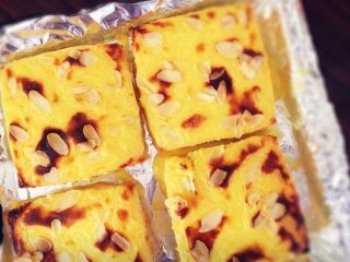 12、街头流行美食~【岩烧乳酪】,烤出岩烧的样子就OK了。