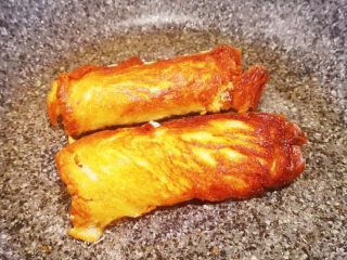 6、芝士卷,煎至金黄色