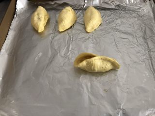 6、酥甜菠萝酥,收紧口，捏好不要露馅