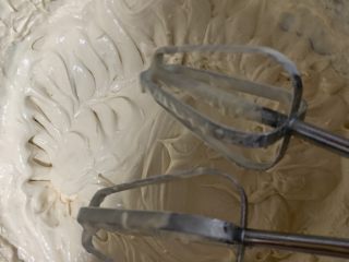 6、12~8 咖啡蛋糕,打发