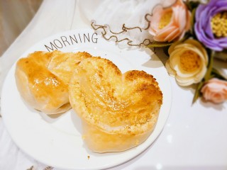 15、椰蓉面包,椰蓉的香气弥漫整个屋子，不用等凉就开吃吧