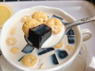 16、黑凉粉冷饮,来一口？简单吧！