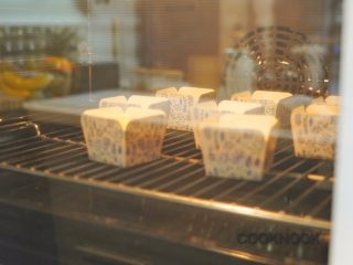 11、北海道芝士奶油杯子蛋糕,140C 烤15分钟, 150Ｃ烤10分钟