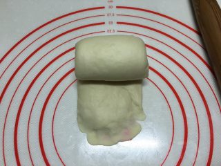 15、基础白吐司(波兰种),自上而下卷起,收口处捏紧