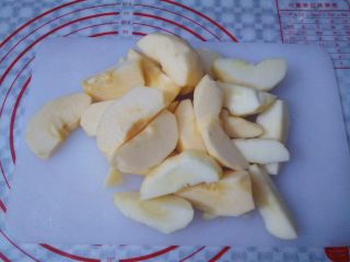 2、自制苹果酱,苹果去皮去核