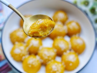 15、椰香南瓜糯米糍,好吃到爆~