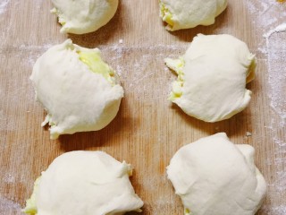 8、糖酥饼,均匀揪成大小剂子