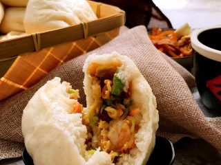 20、角瓜鲜虾包,掰开看看，诱人哦~