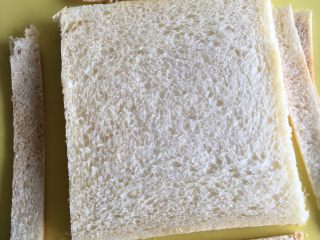 8、四种方式吃吐司,吐司卷：吐司四边切整齐，去掉硬边