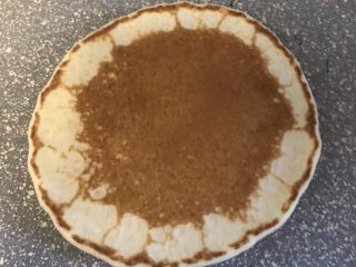 12、无需打发，无需泡打粉的松饼,另一面稍微煎10几秒即可。