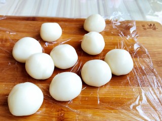 8、火龙果雪媚娘,然后再团圆，