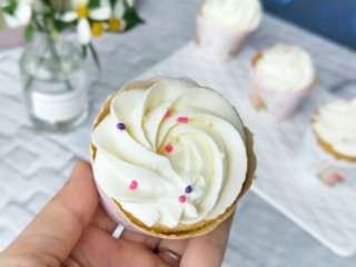 10、奶油杯子蛋糕,成品图。