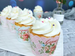 11、奶油杯子蛋糕,成品图