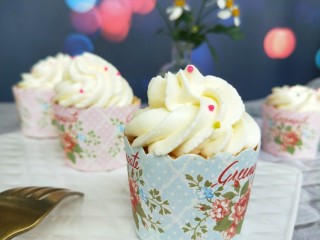 12、奶油杯子蛋糕,成品图。