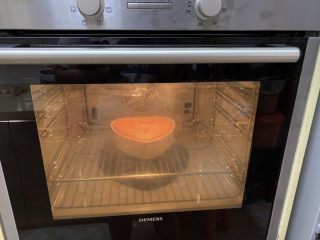 10、献礼祖国70周年华诞-祖国70周年生日蛋糕,烤箱预热五分钟160度60分钟，按各自烤箱温度设定