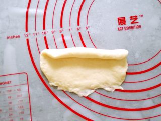 7、花环面包,横向卷起