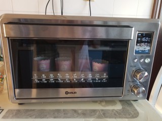 10、老式蛋糕纸杯版,上管160下管150烤16分钟