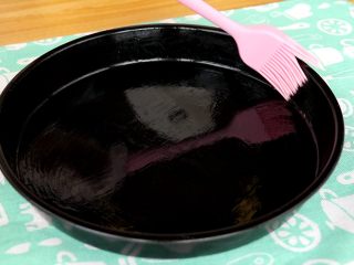 7、金钱小面包,8寸披萨盘刷一层玉米油