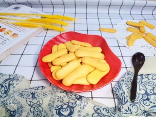 22、奶香南瓜手指饼干,成品图