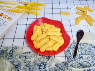 23、奶香南瓜手指饼干,成品图