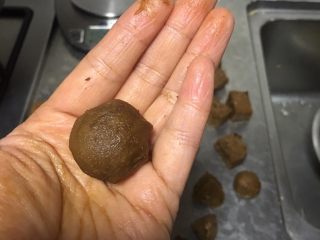 10、百变水果#巧克力橙味饼干#,揉圆